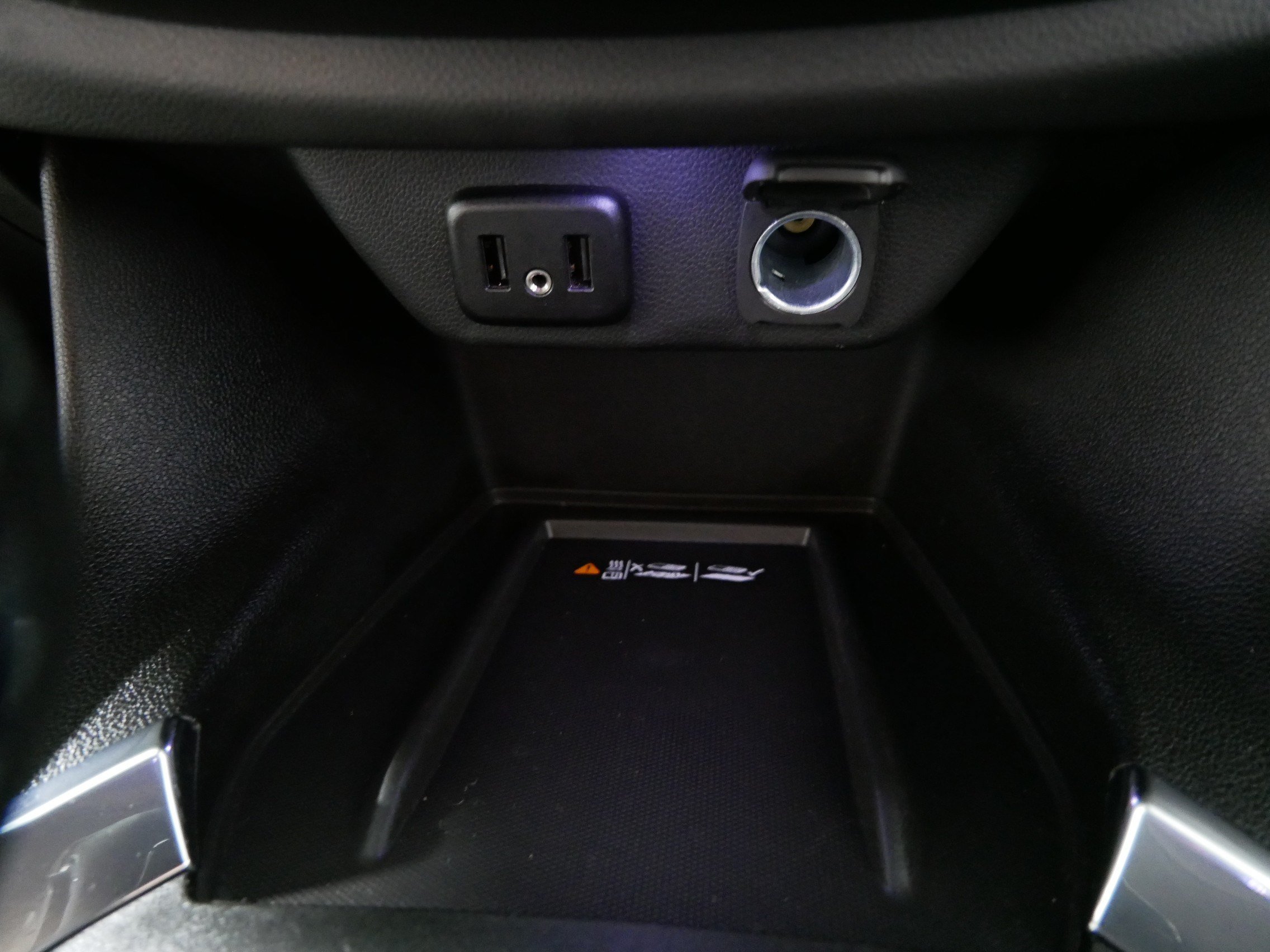 Used 2023 Chevrolet Traverse LT FWD image 30