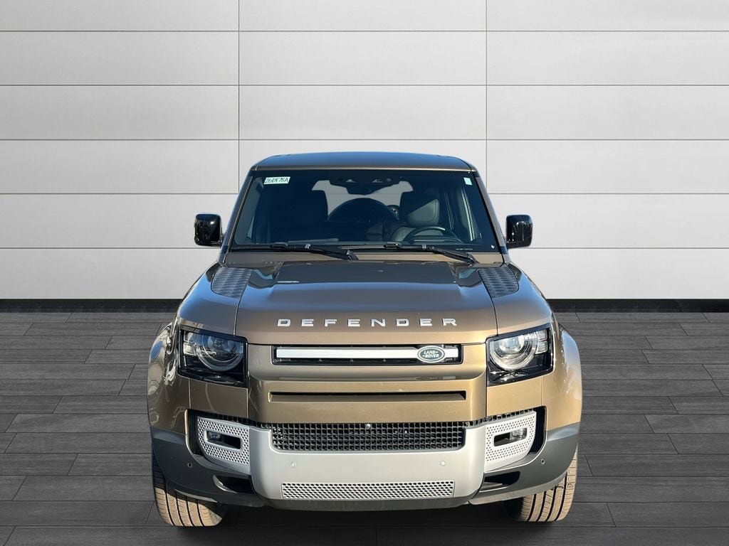 Certified 2024 Land Rover Defender 110 SE AWD/4WD image 8