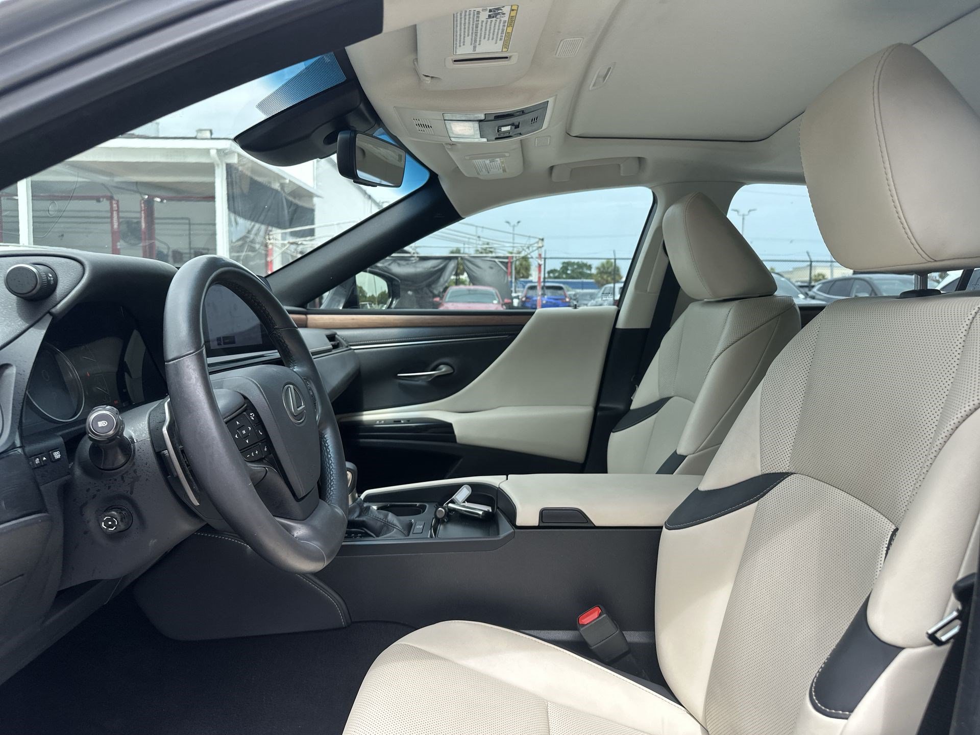 Used 2023 Lexus ES 350 w/ Premium Package FWD image 13