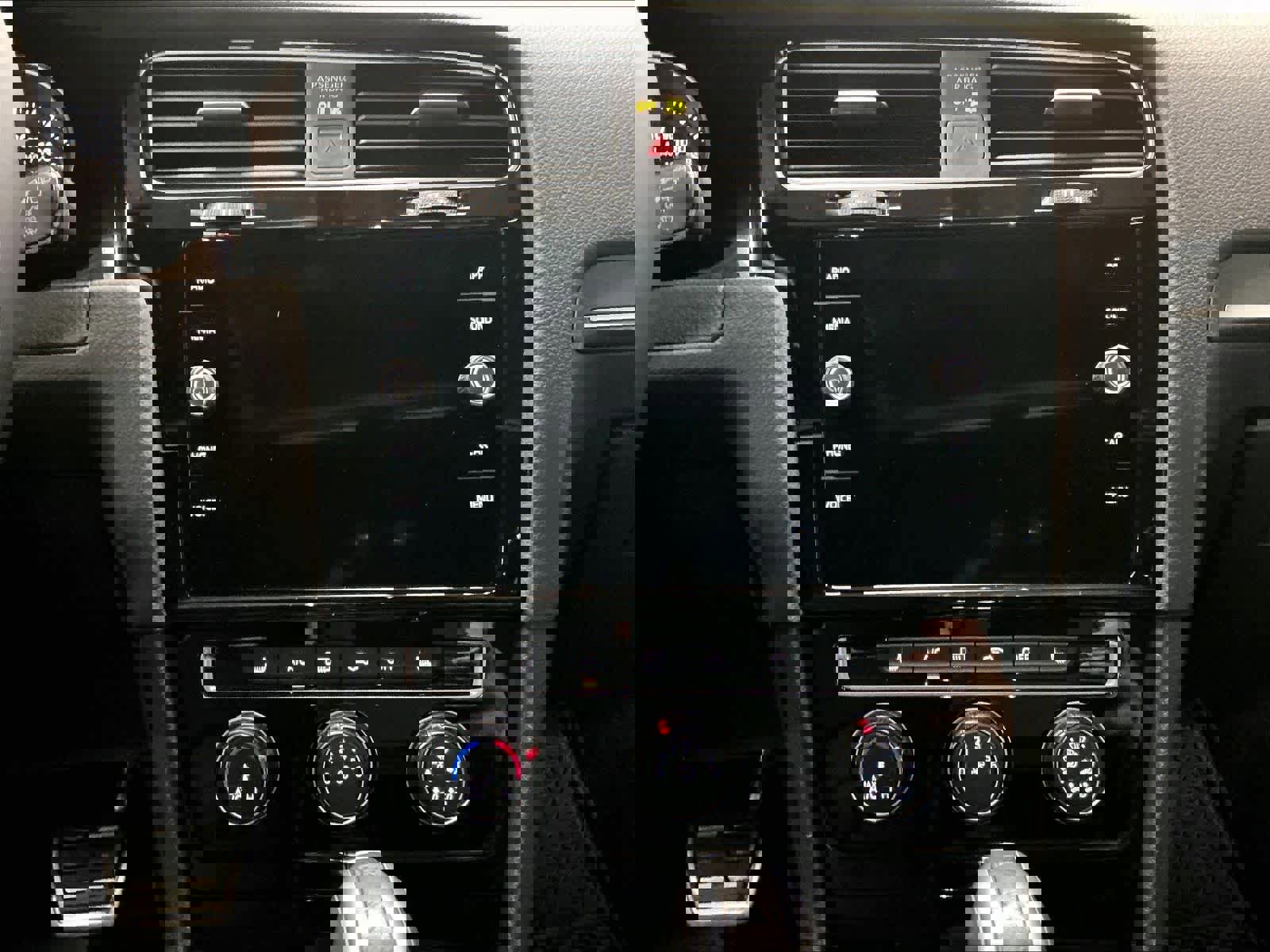 Used 2019 Volkswagen GTI SE image 9