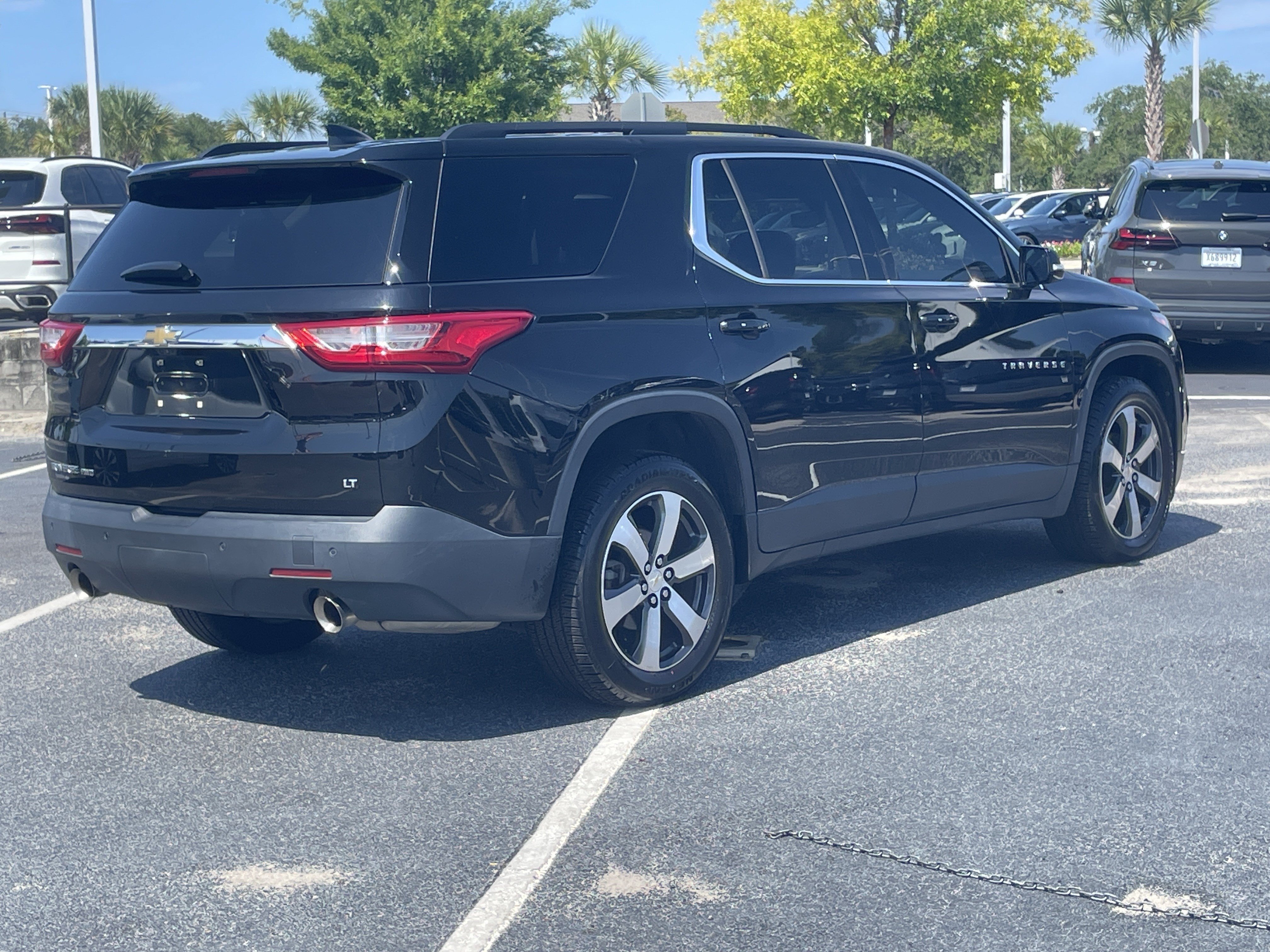 Used 2019 Chevrolet Traverse LT w/ LT Premium Package AWD/4WD image 10