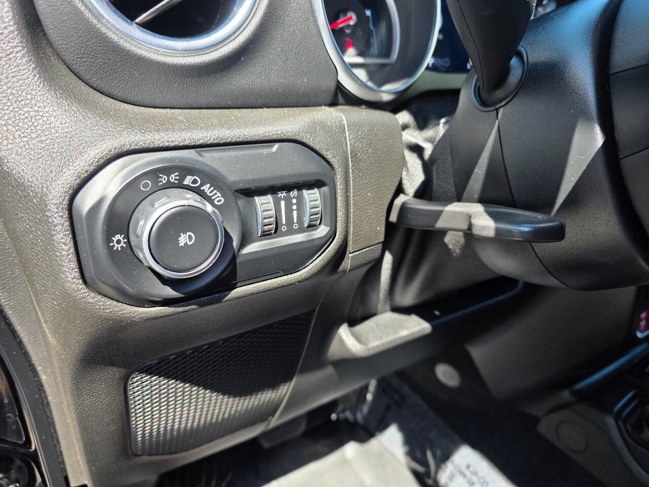 Used 2020 Jeep Wrangler Unlimited Rubicon w/ Quick Order Package 28Y Recon AWD/4WD image 16