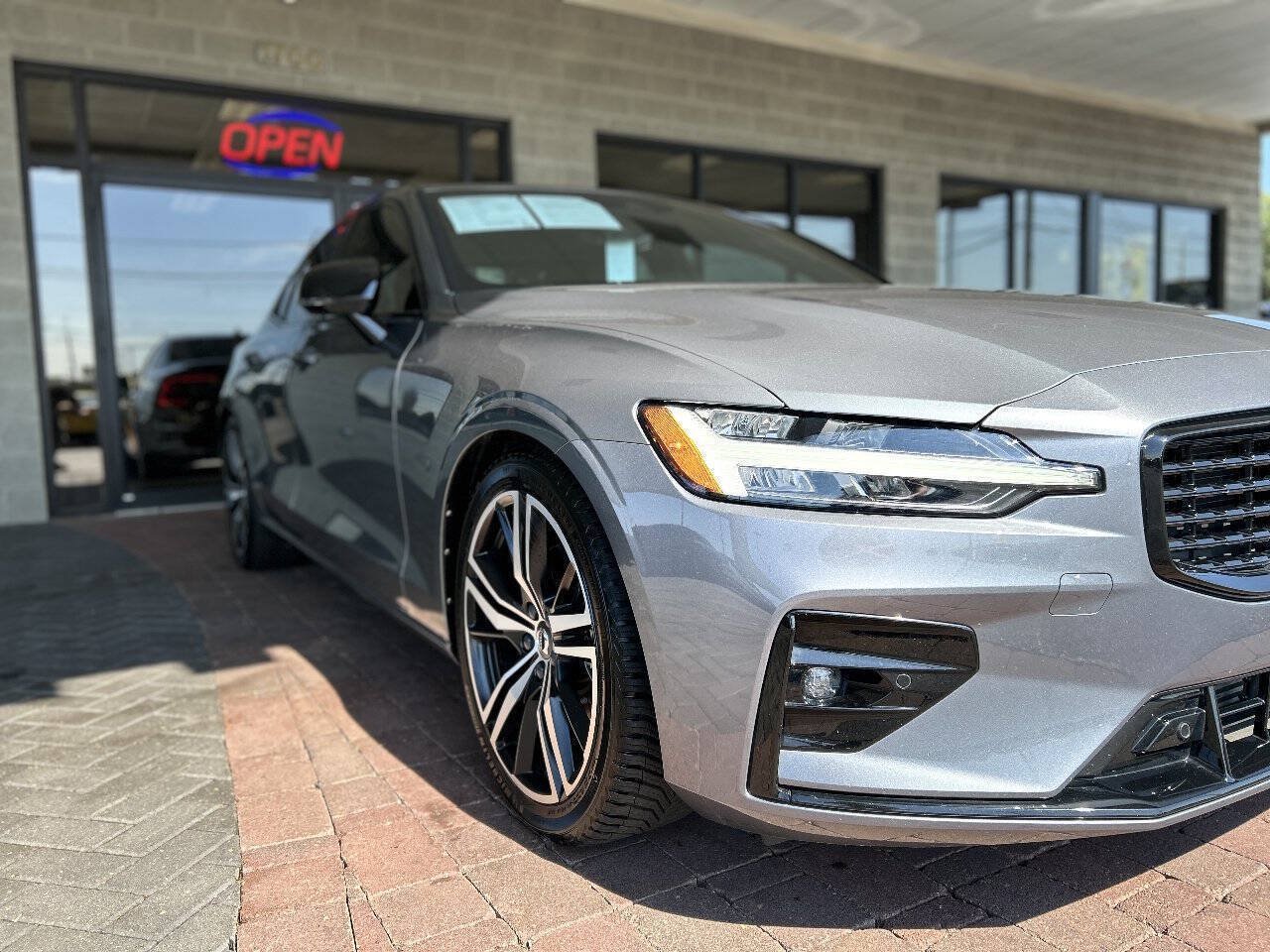 Used 2021 Volvo S60 T5 R-Design AWD/4WD image 27