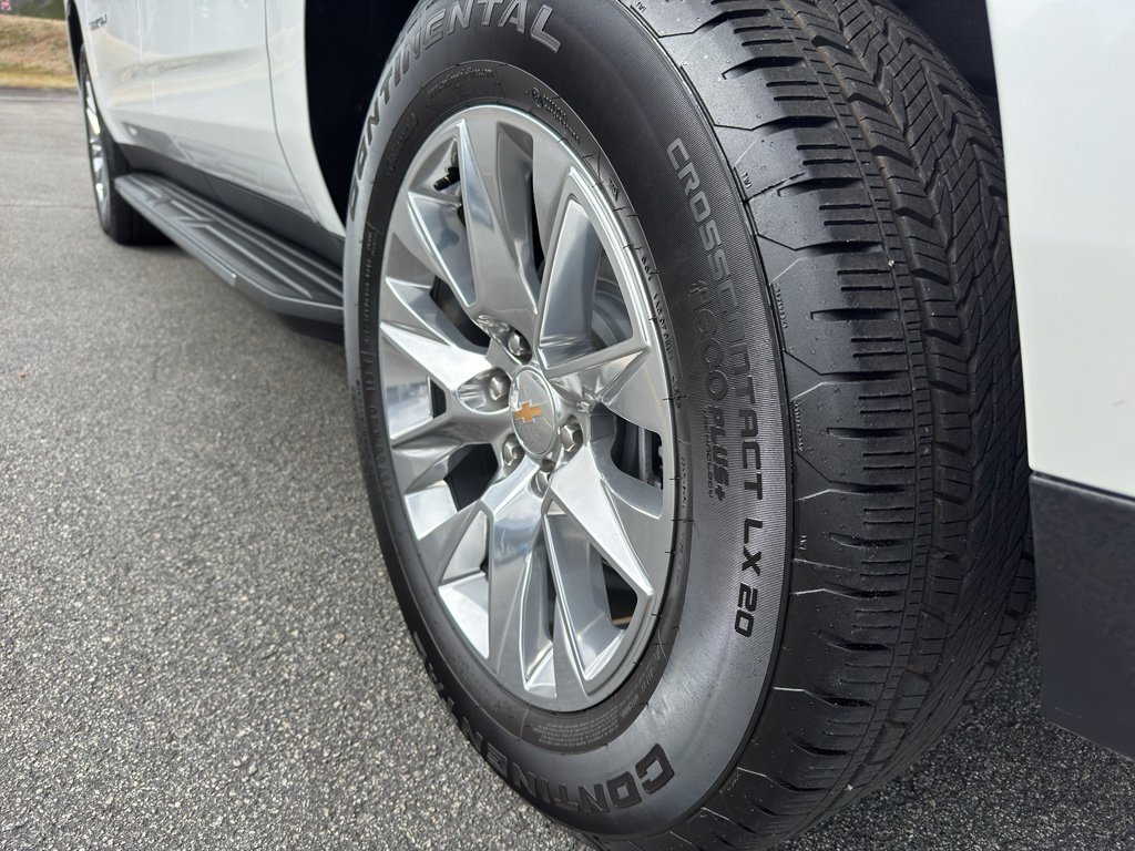 Used 2025 Chevrolet Suburban Premier w/ Sun And Tow Package image 8