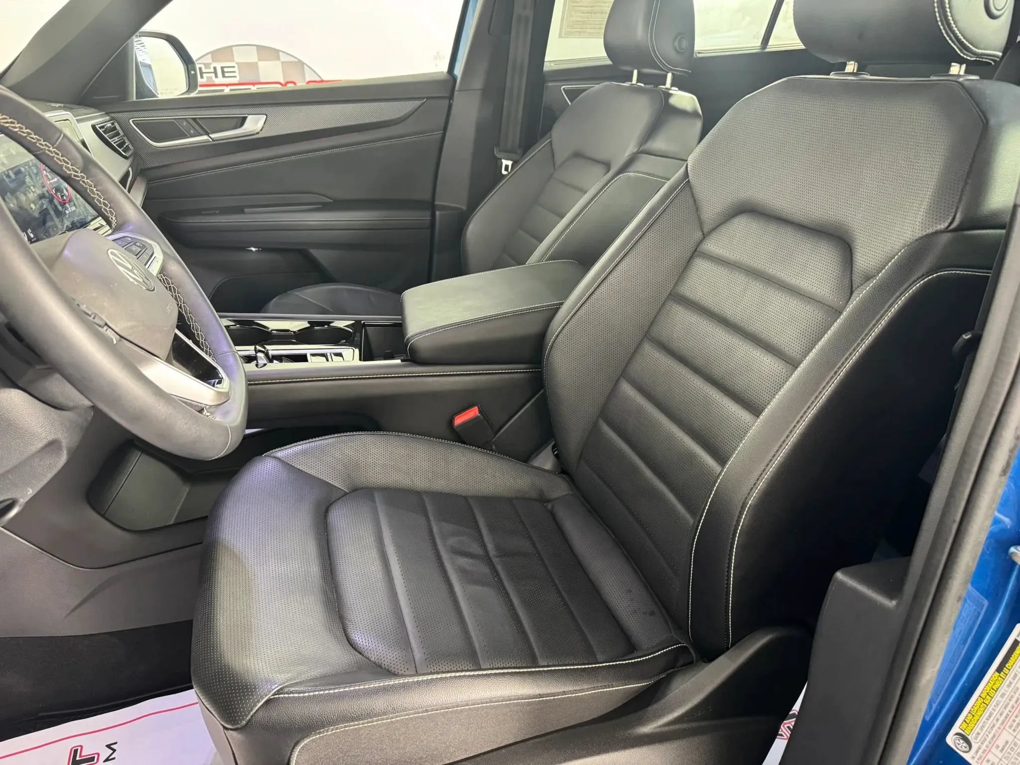 Used 2024 Volkswagen Atlas Cross Sport SEL AWD/4WD image 34