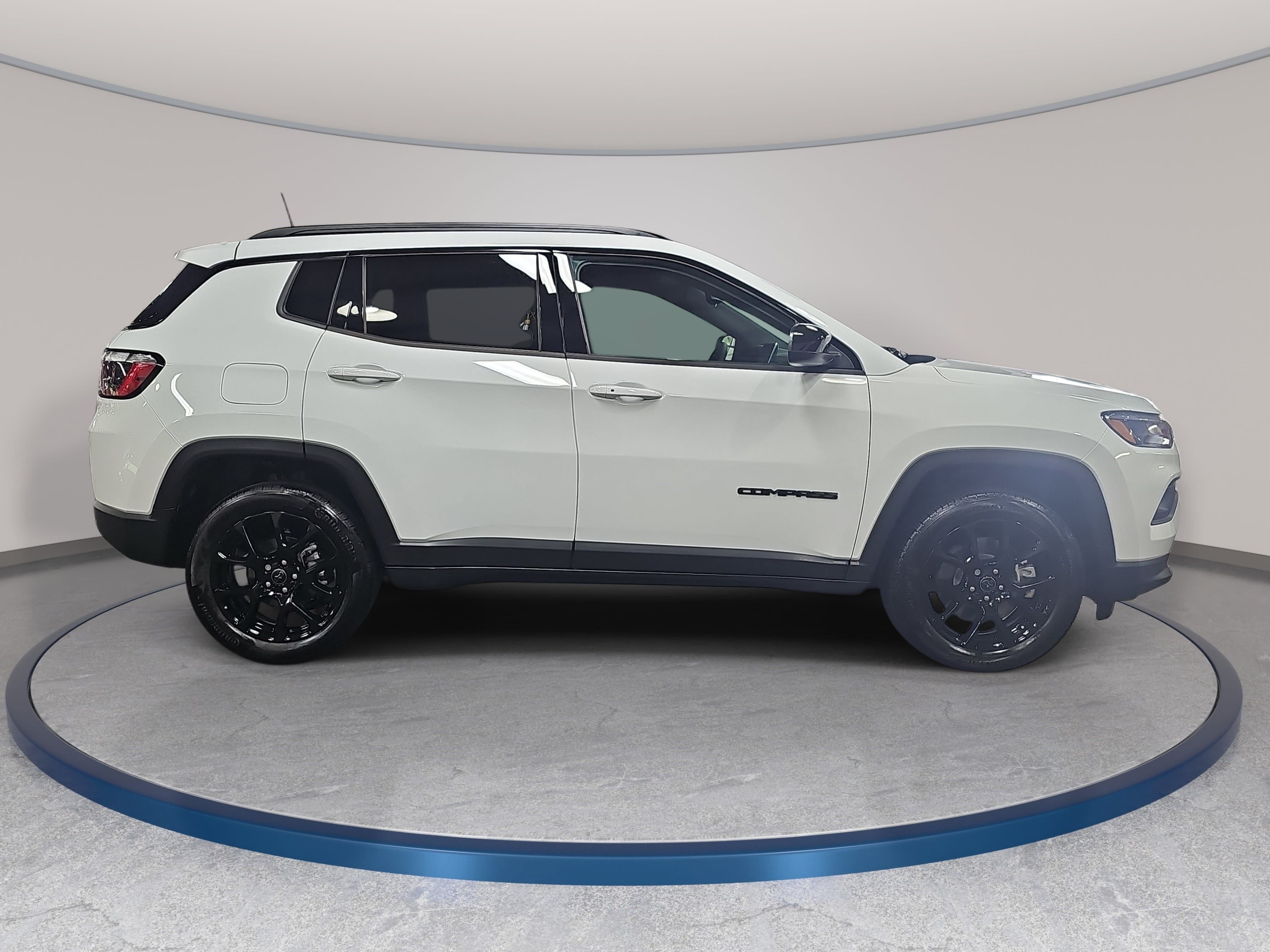 Used 2026 Jeep Compass Latitude AWD/4WD image 4