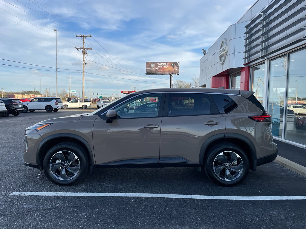 Certified 2025 Nissan Rogue SV image 18