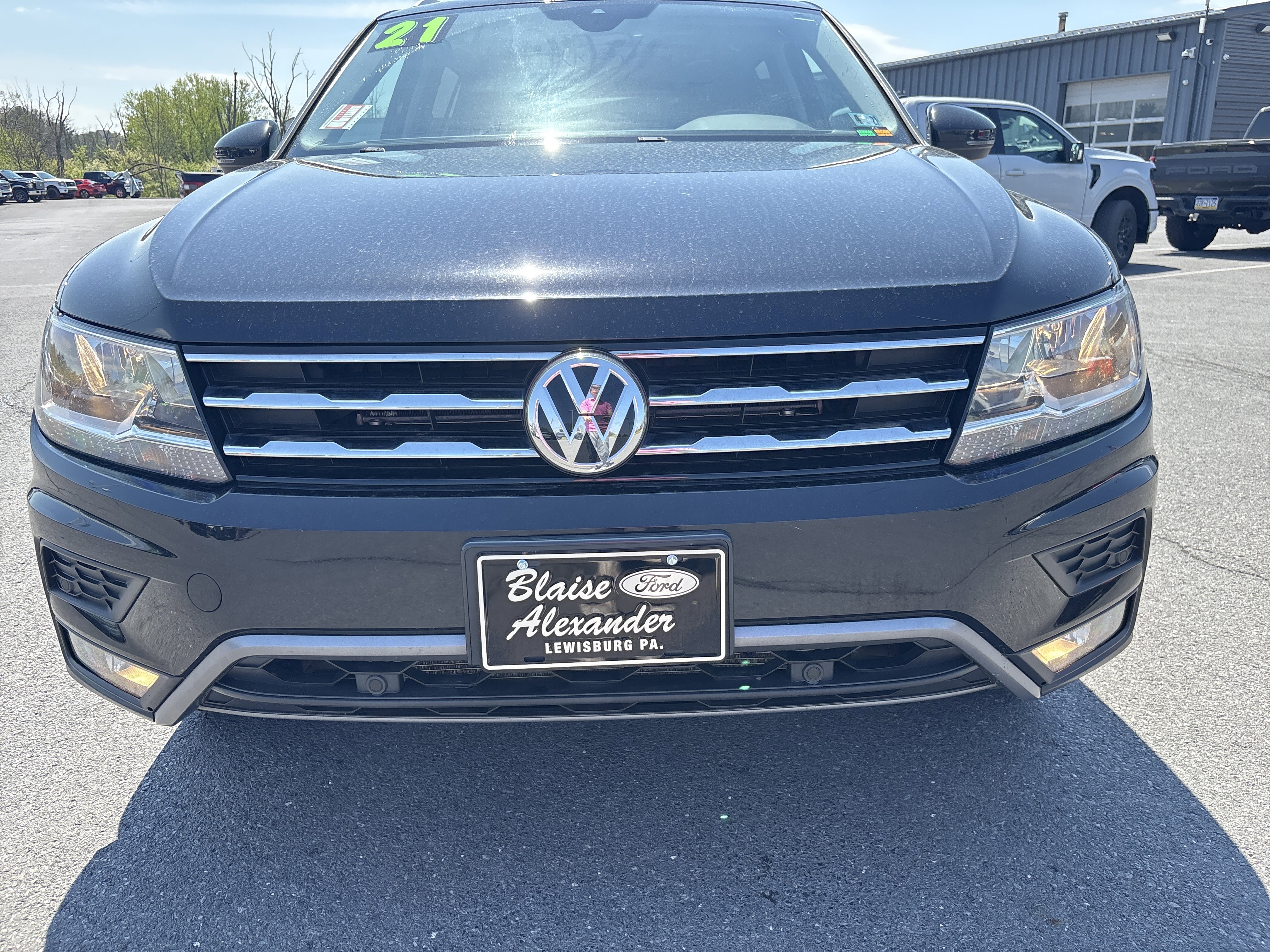 Used 2021 Volkswagen Tiguan SEL w/ 3rd Row Seat Package AWD/4WD image 13