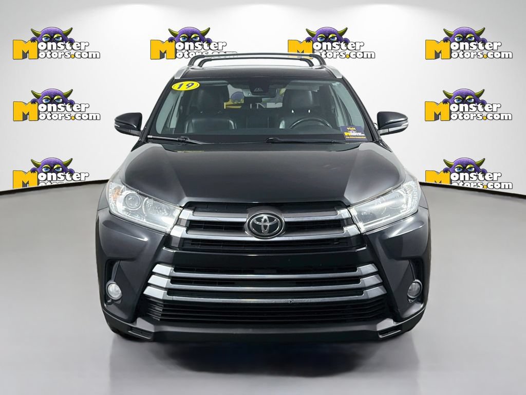 Used 2019 Toyota Highlander XLE AWD/4WD image 2