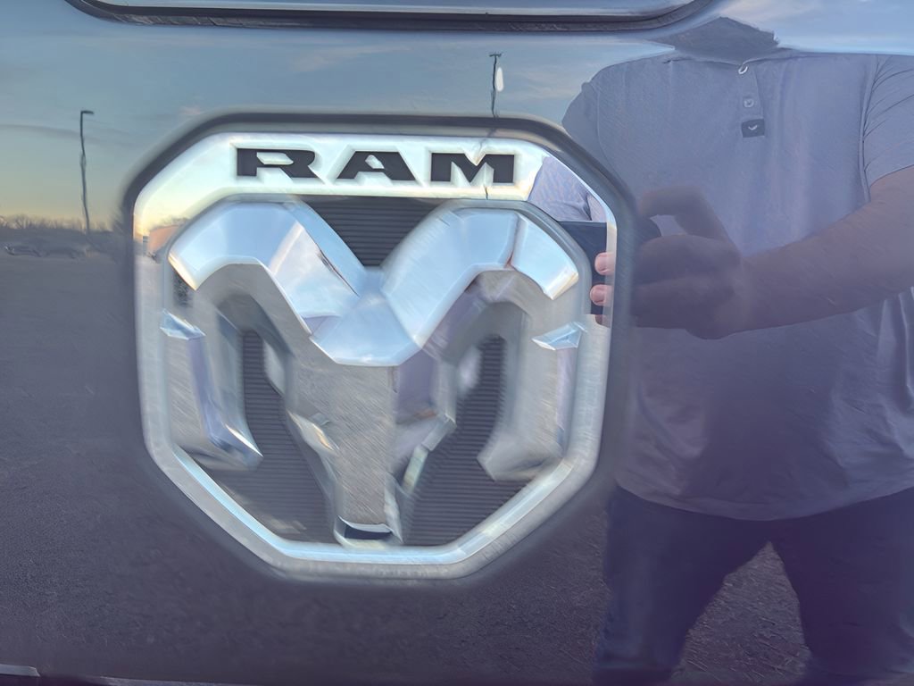 Used 2019 RAM 1500 Laramie Longhorn image 25