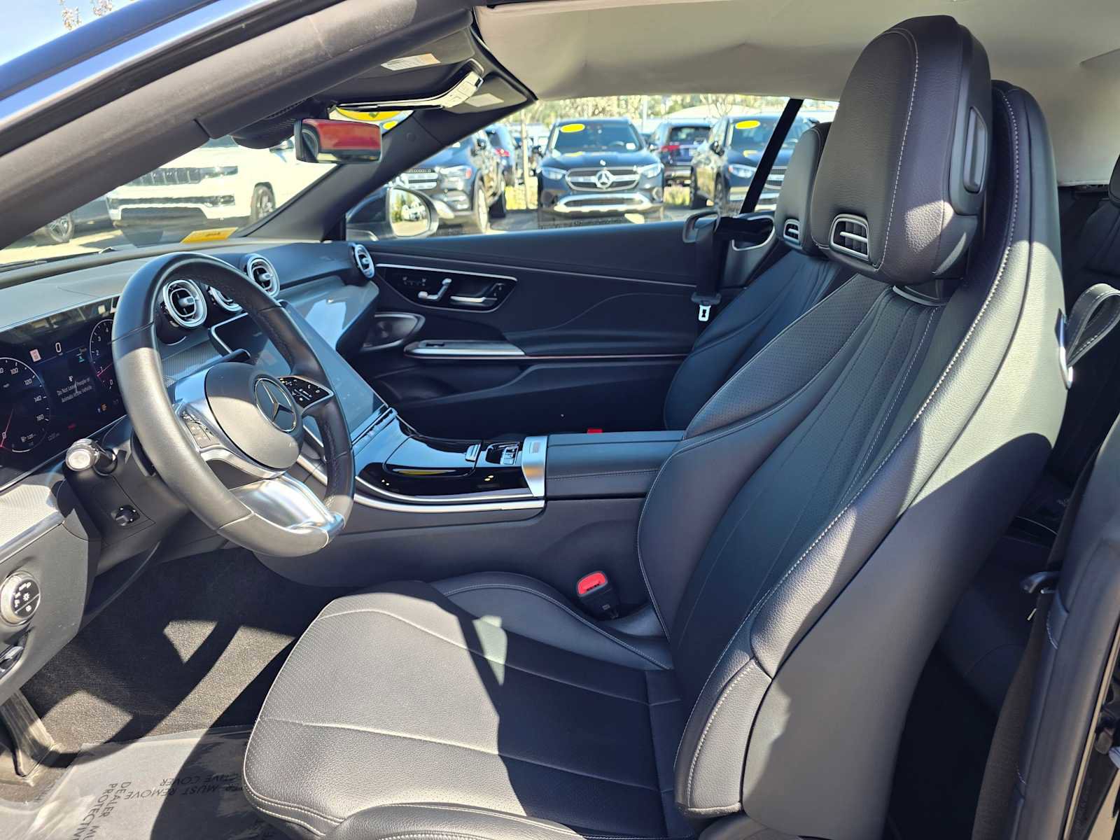 Used 2025 Mercedes-Benz CLE 300 4MATIC Cabriolet image 18