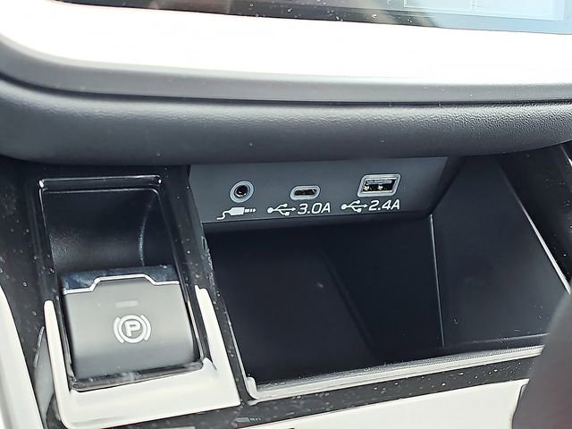 Used 2025 Subaru Outback Premium image 25