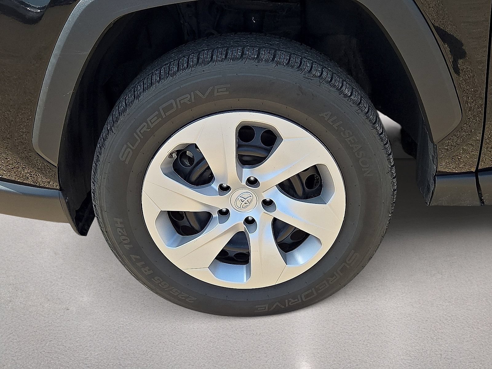 Used 2025 Toyota RAV4 LE AWD/4WD image 10