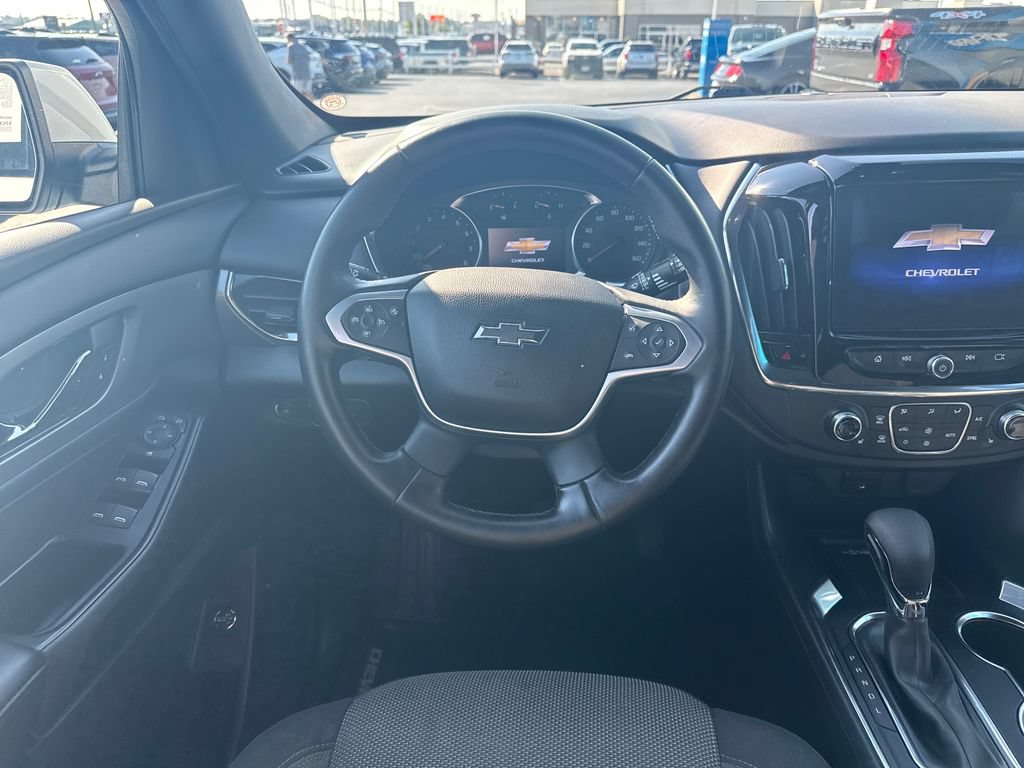 Used 2023 Chevrolet Traverse LT FWD image 25