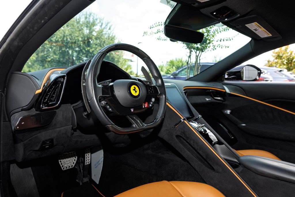 Used 2022 Ferrari Roma RWD image 9