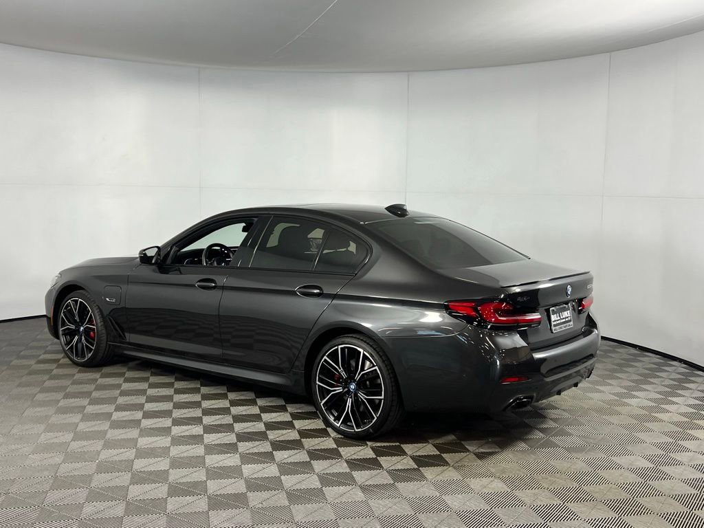 Used 2023 BMW 530e w/ M Sport Package image 7