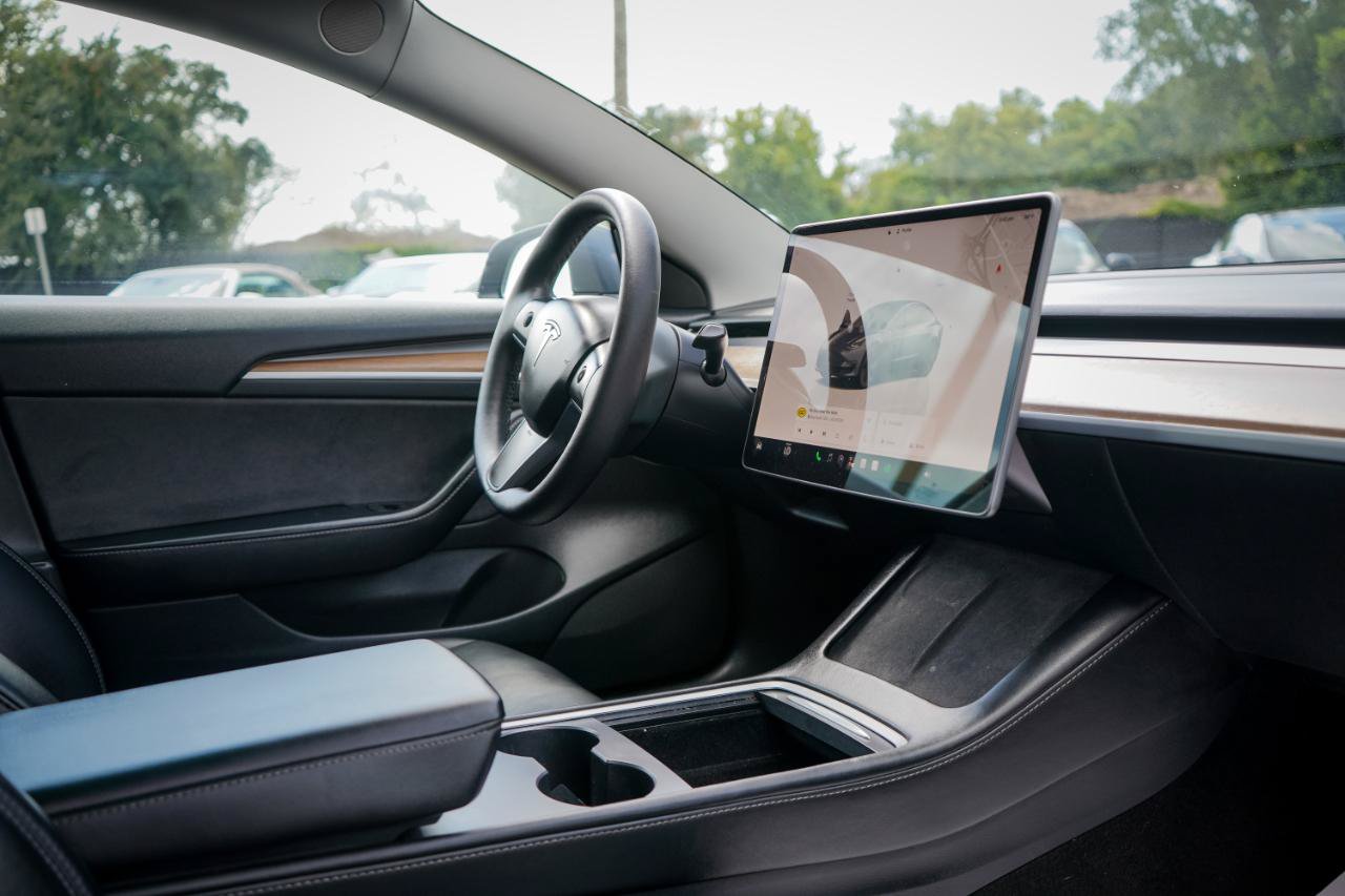 Used 2023 Tesla Model 3 Standard Range RWD image 9
