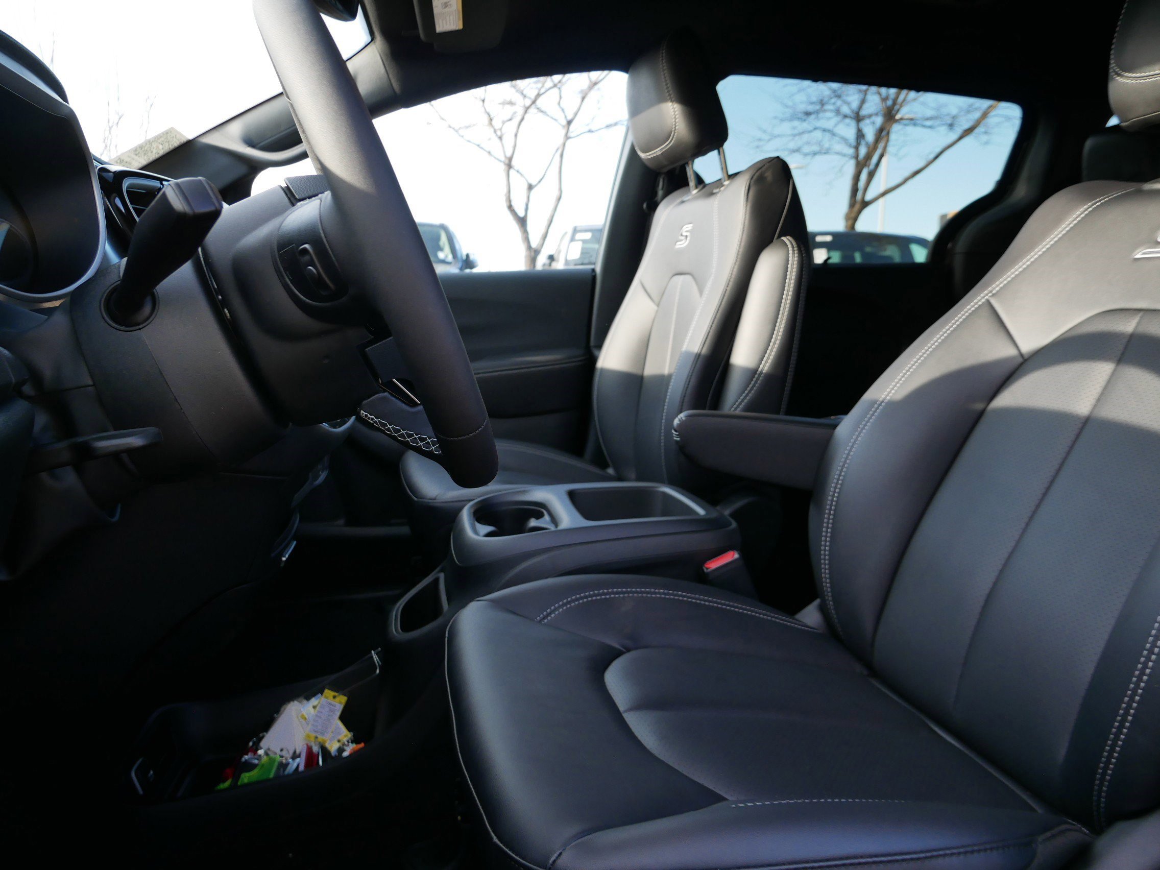 New 2026 Chrysler Pacifica Select FWD image 9