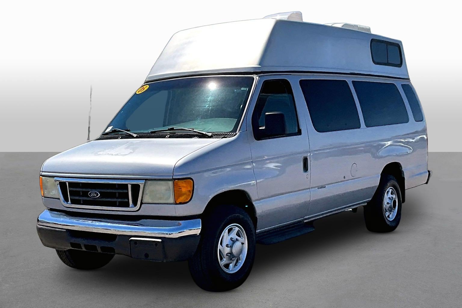 Used 2005 Ford E-350 and Econoline 350 XL RWD image 1