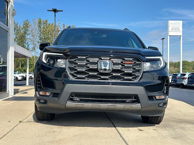 Used 2025 Honda Passport TrailSport image 2