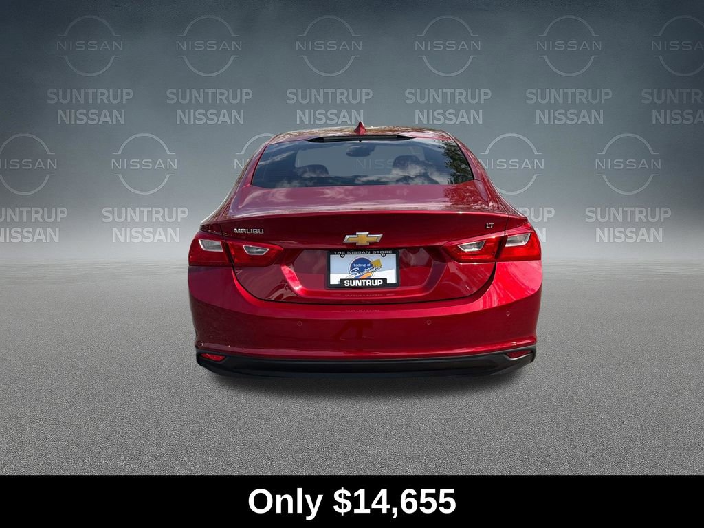 Used 2018 Chevrolet Malibu LT w/ Driver Confidence Package FWD image 4