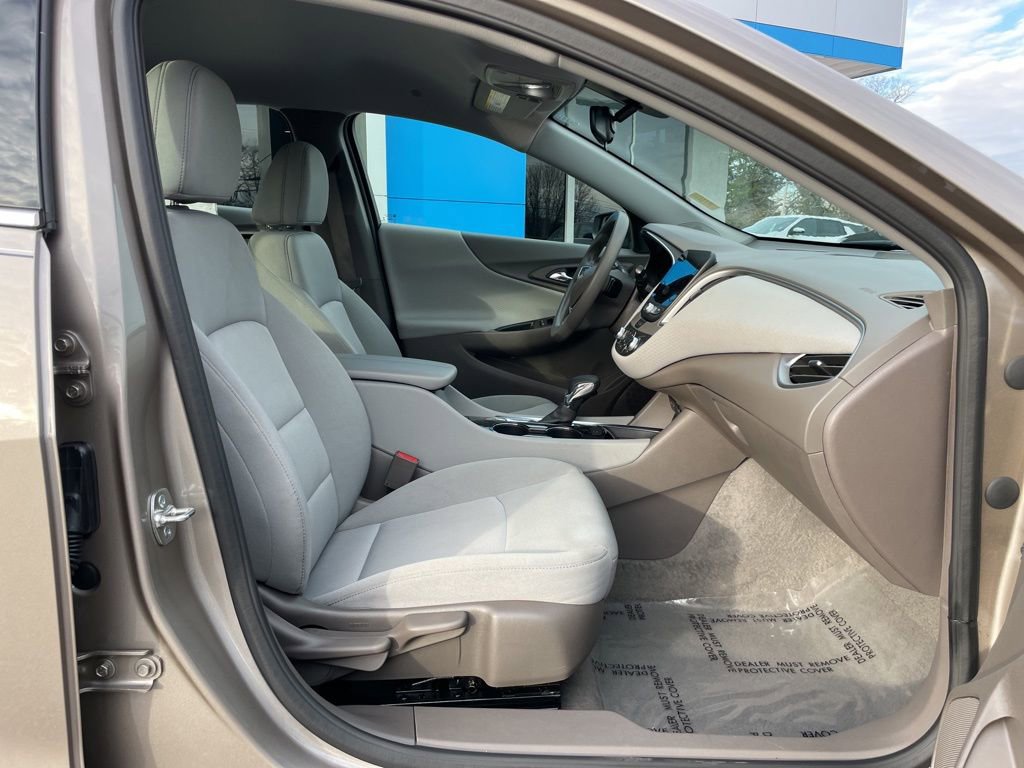 Used 2025 Chevrolet Malibu LT image 25