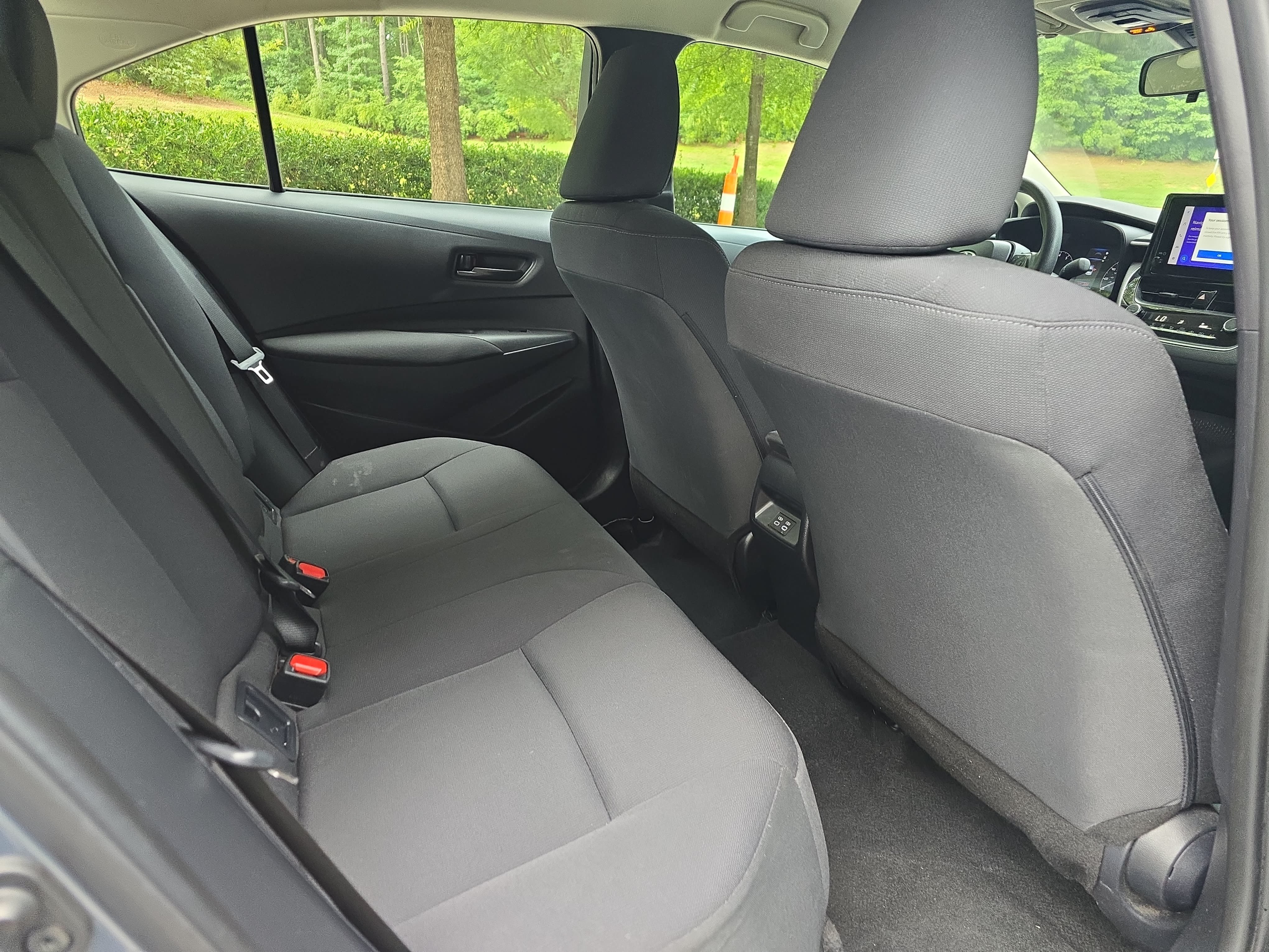 Used 2025 Toyota Corolla LE FWD image 11