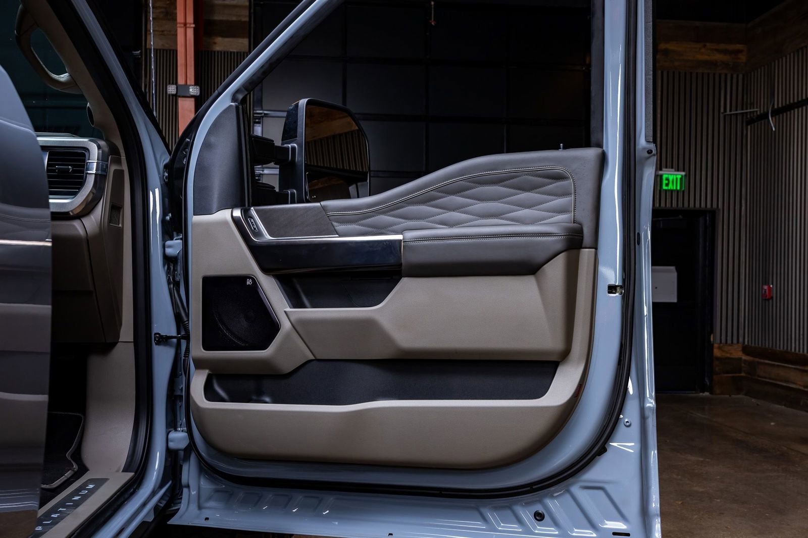 Used 2025 Ford F450 Platinum w/ Platinum Plus Package image 37