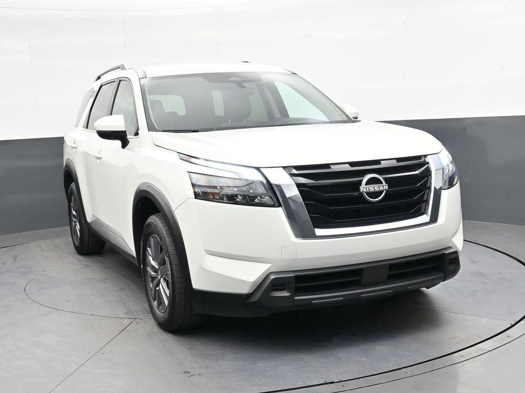 Used 2025 Nissan Pathfinder SV AWD/4WD image 10