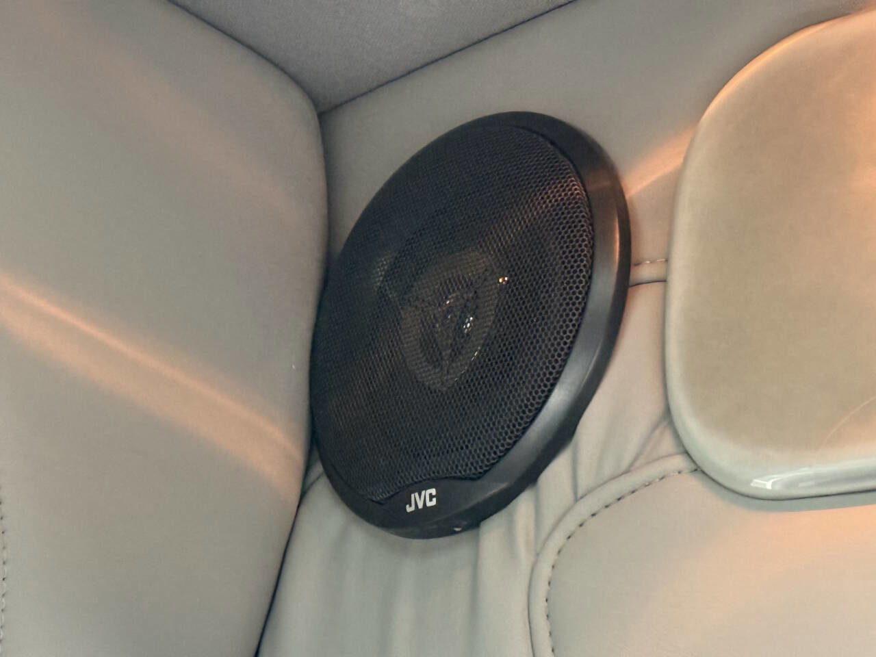 Used 2010 Chevrolet Express 2500 Extended w/ Preferred Equipment Group RWD image 22