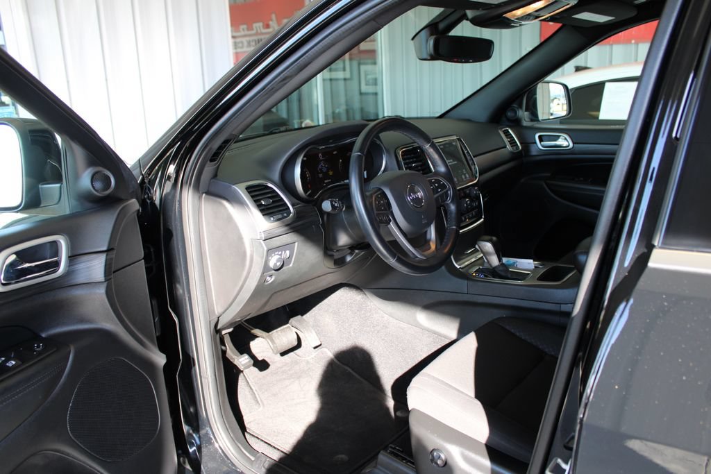 Used 2022 Jeep Grand Cherokee Laredo E AWD/4WD image 38