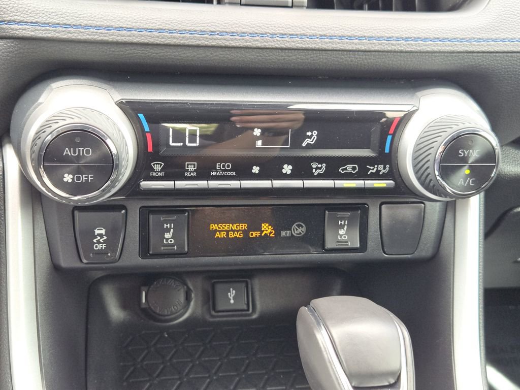 Certified 2022 Toyota RAV4 SE w/ Convenience Package image 21