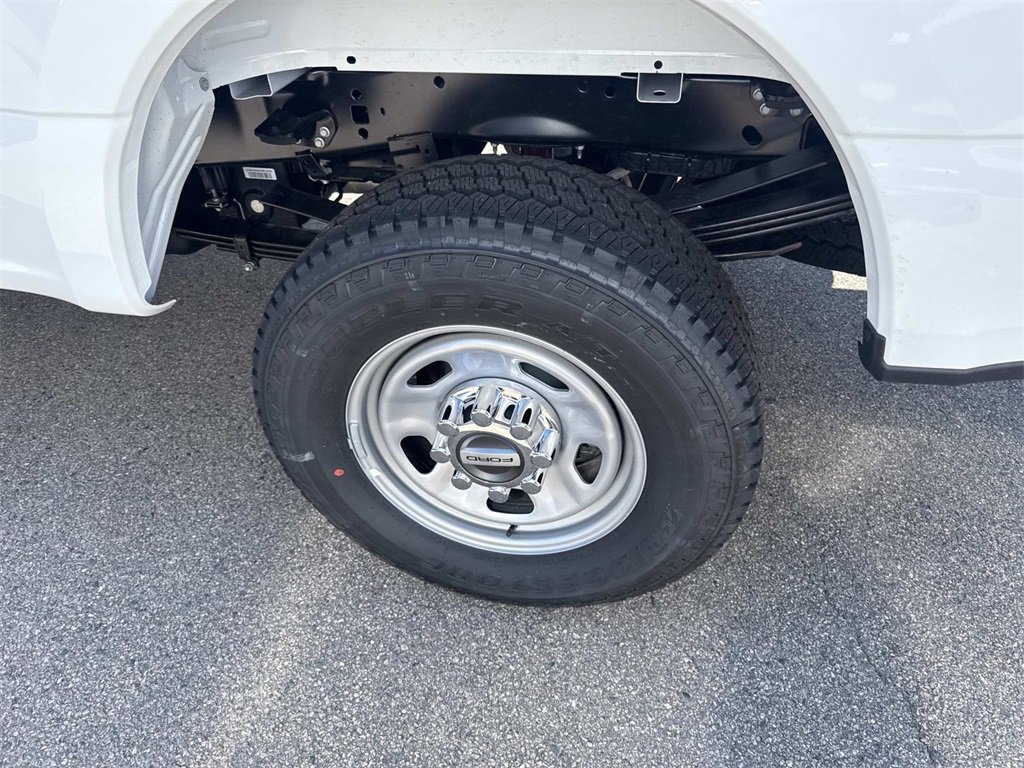 New 2025 Ford F350 XL w/ XL Chrome Package image 5
