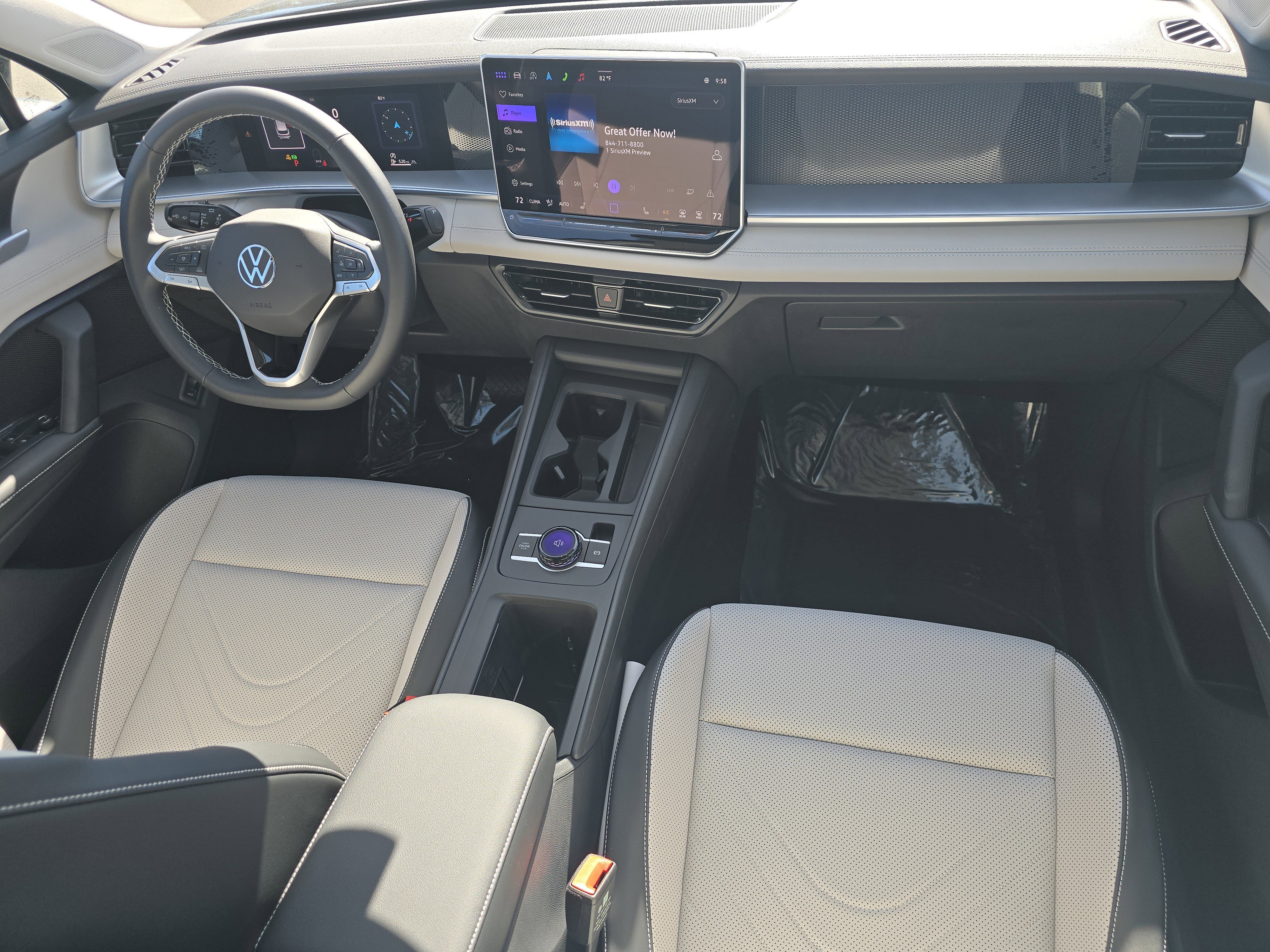 New 2025 Volkswagen Tiguan SE image 17