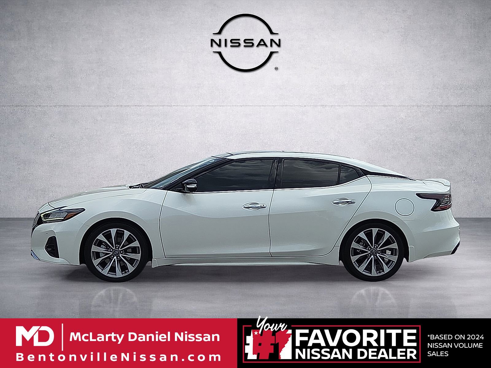 Used 2023 Nissan Maxima Platinum w/ Sport Mat Group FWD image 3