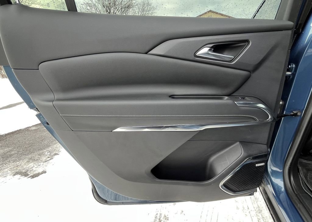 Used 2024 Chevrolet Traverse LT w/ Enhanced Driving Package image 16