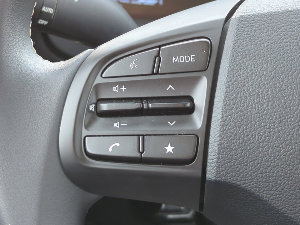 Certified 2025 Hyundai Venue Limited image 28
