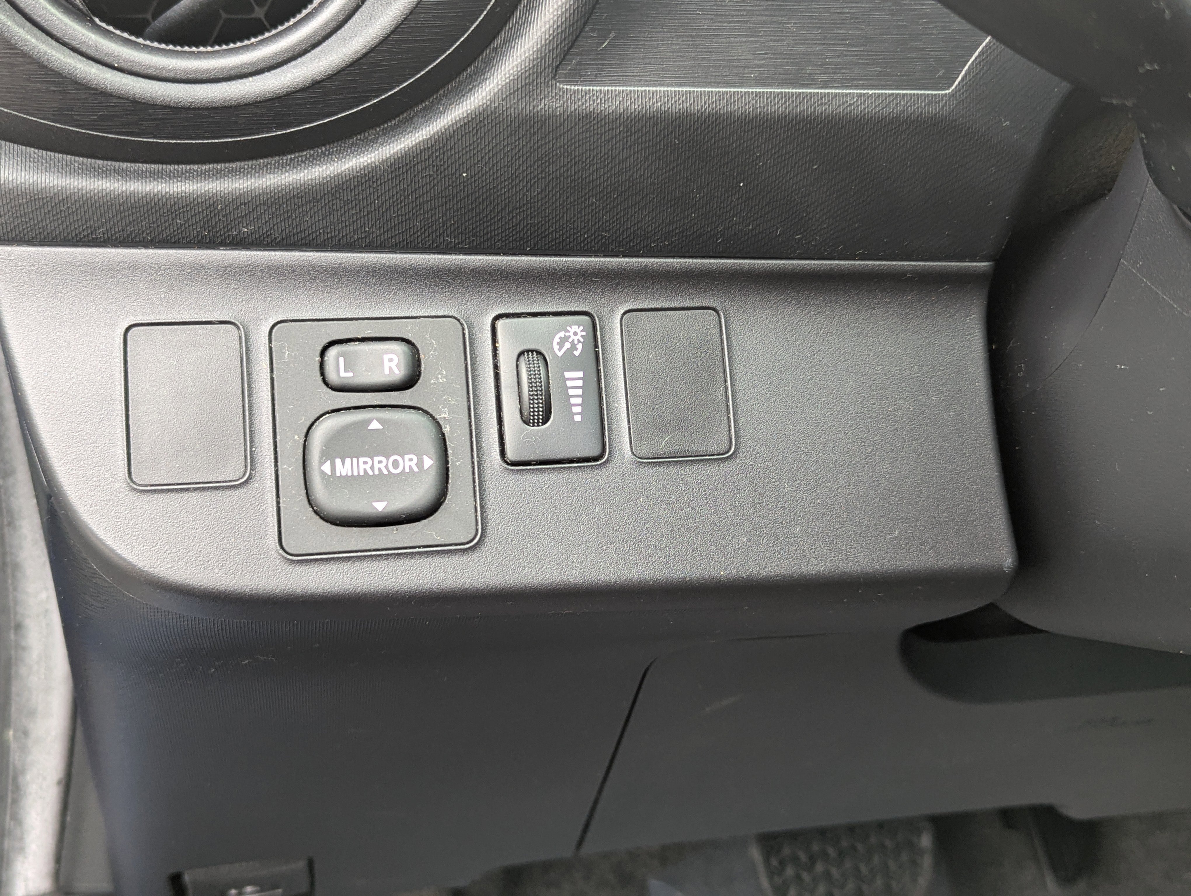 Used 2014 Toyota Prius C Two image 17