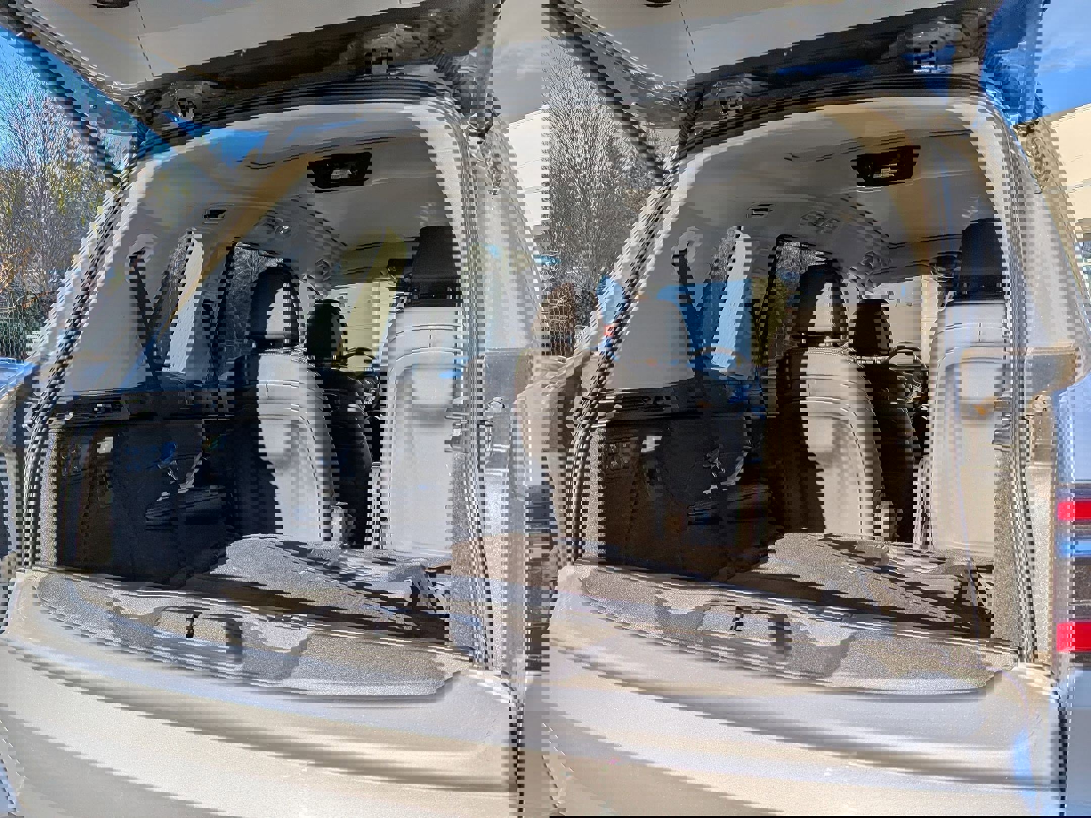 Used 2025 BMW X7 xDrive40i w/ Premium Package image 32