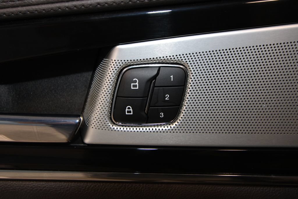 Used 2021 Lincoln Nautilus Reserve w/ Equipment Group 202A AWD/4WD image 10