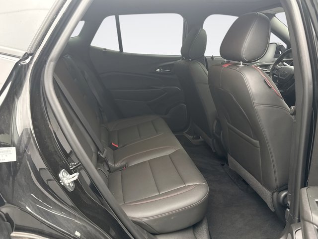 Used 2025 Chevrolet Trax RS w/ Sunroof Package FWD image 19