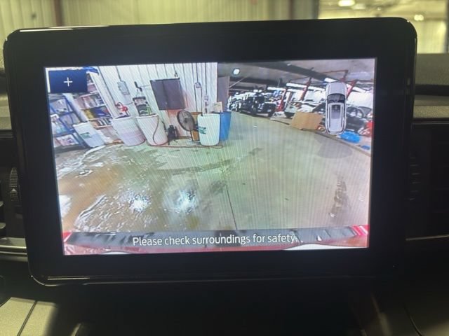 Used 2021 Ford Explorer XLT w/ Equipment Group 202A AWD/4WD image 8