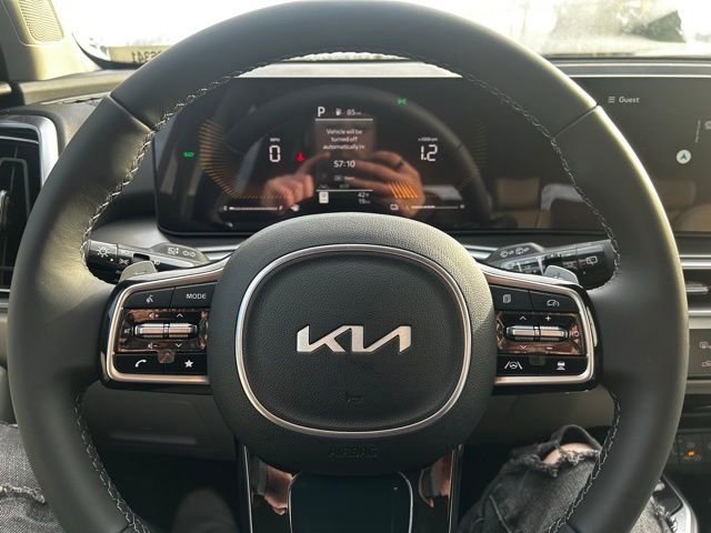 Used 2025 Kia Sorento EX image 15