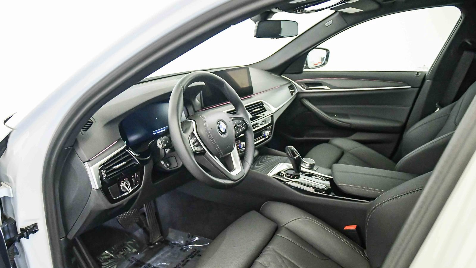 Used 2023 BMW 530i w/ Convenience Package RWD image 17