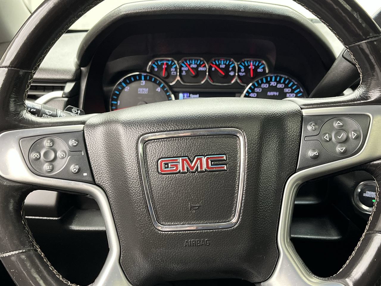 Used 2018 GMC Yukon SLT AWD/4WD image 15