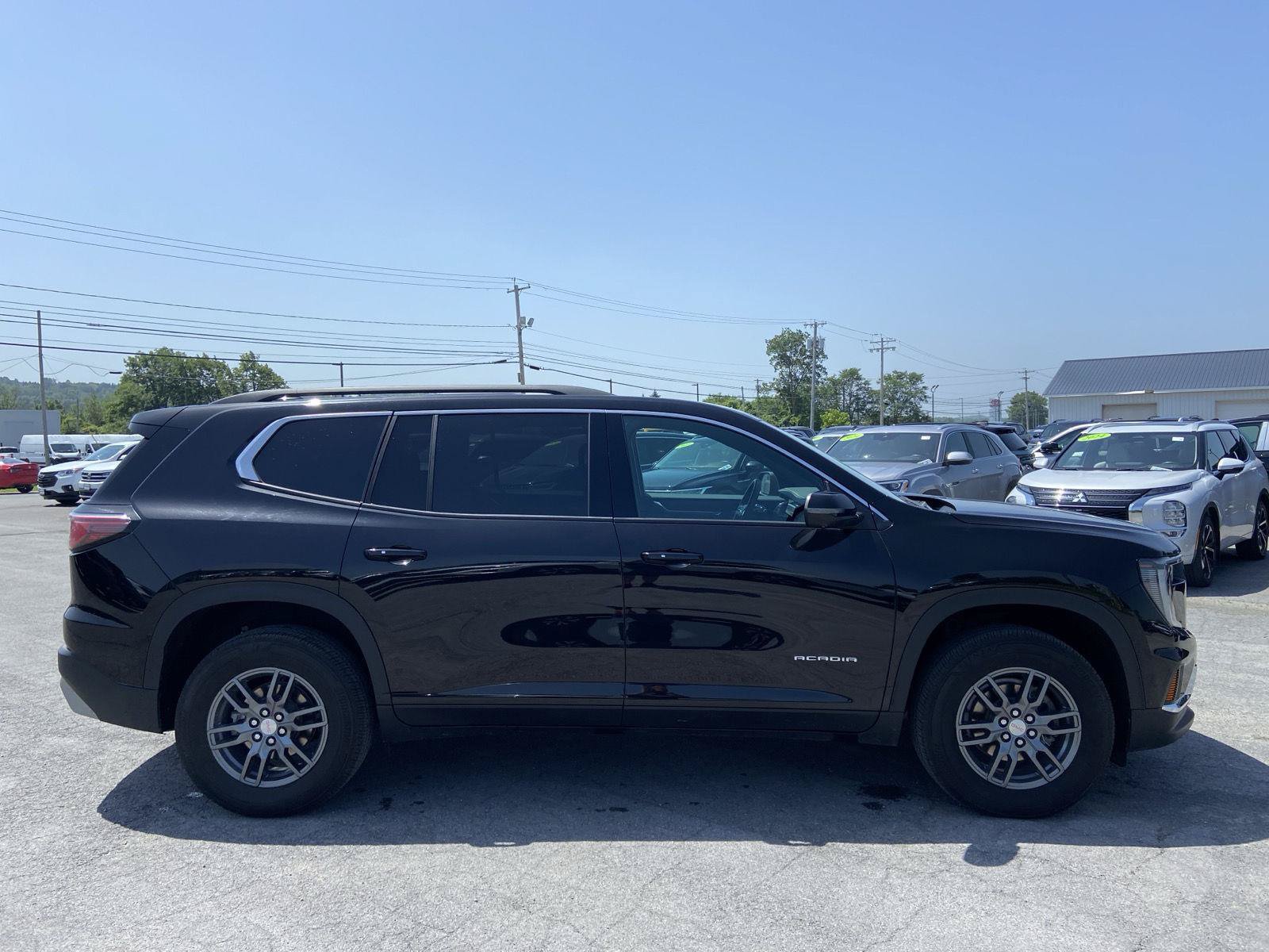 Used 2025 GMC Acadia Elevation AWD/4WD image 6