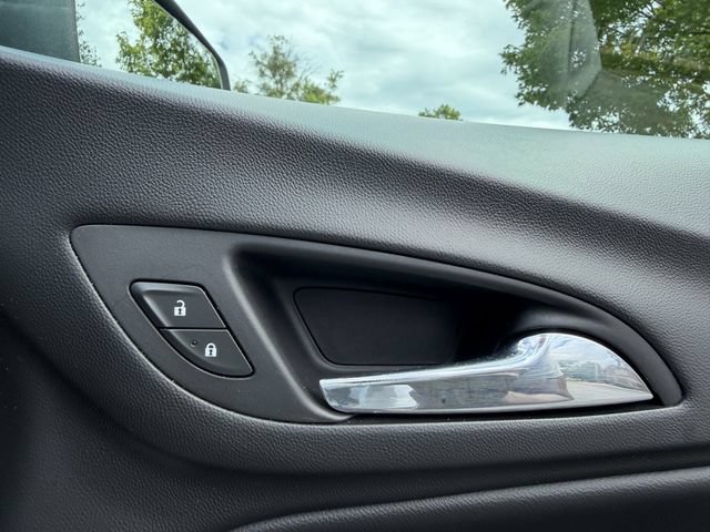 Used 2020 Chevrolet Equinox LT w/ Driver Convenience Package AWD/4WD image 25