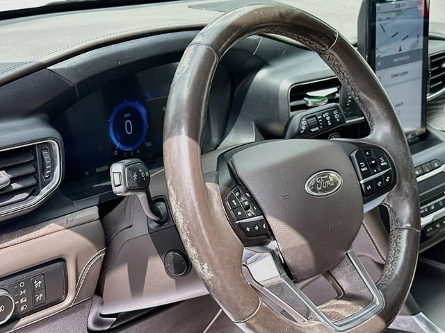 Used 2020 Ford Explorer Platinum w/ Premium Technology Package AWD/4WD image 11