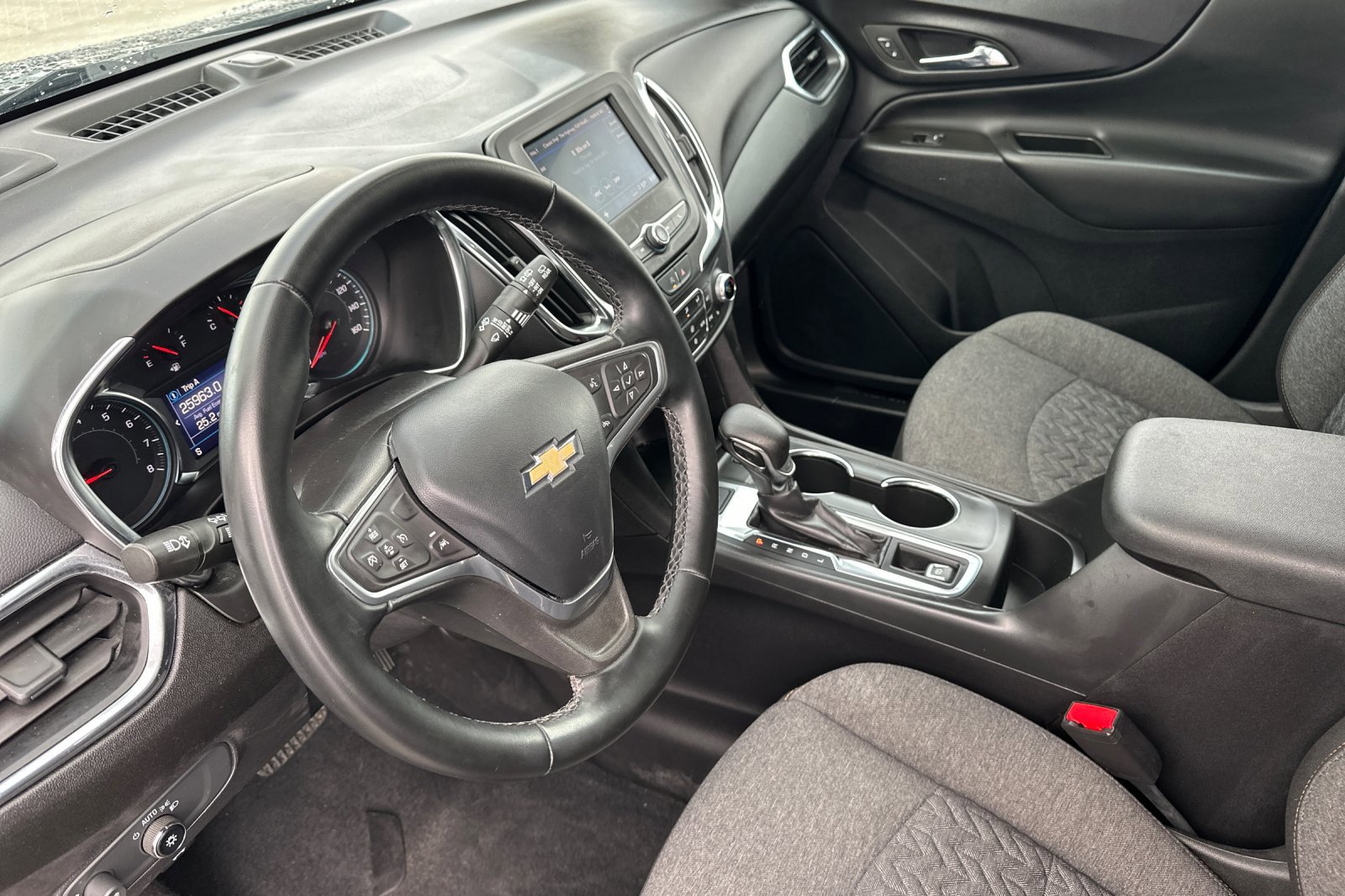 Used 2023 Chevrolet Equinox LT w/ Driver Convenience Package AWD/4WD image 10