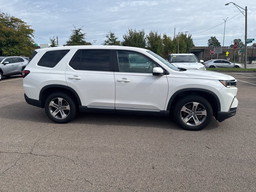 Used 2023 Honda Pilot EX-L image 11